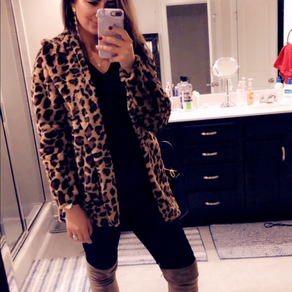 Faux fur jacket 🧥 - Picture 2 of 9